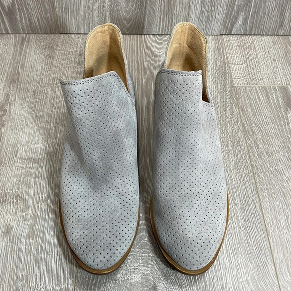 Lucky Brand Birtie Ankle Boots Perforated Suede Leather Gray Booties 6.5M - Picture 2 of 15